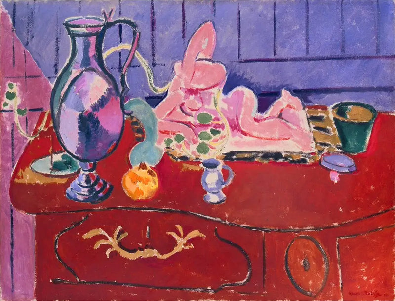 Figurine and pitcher of roses on a red dresser - Henri Matisse